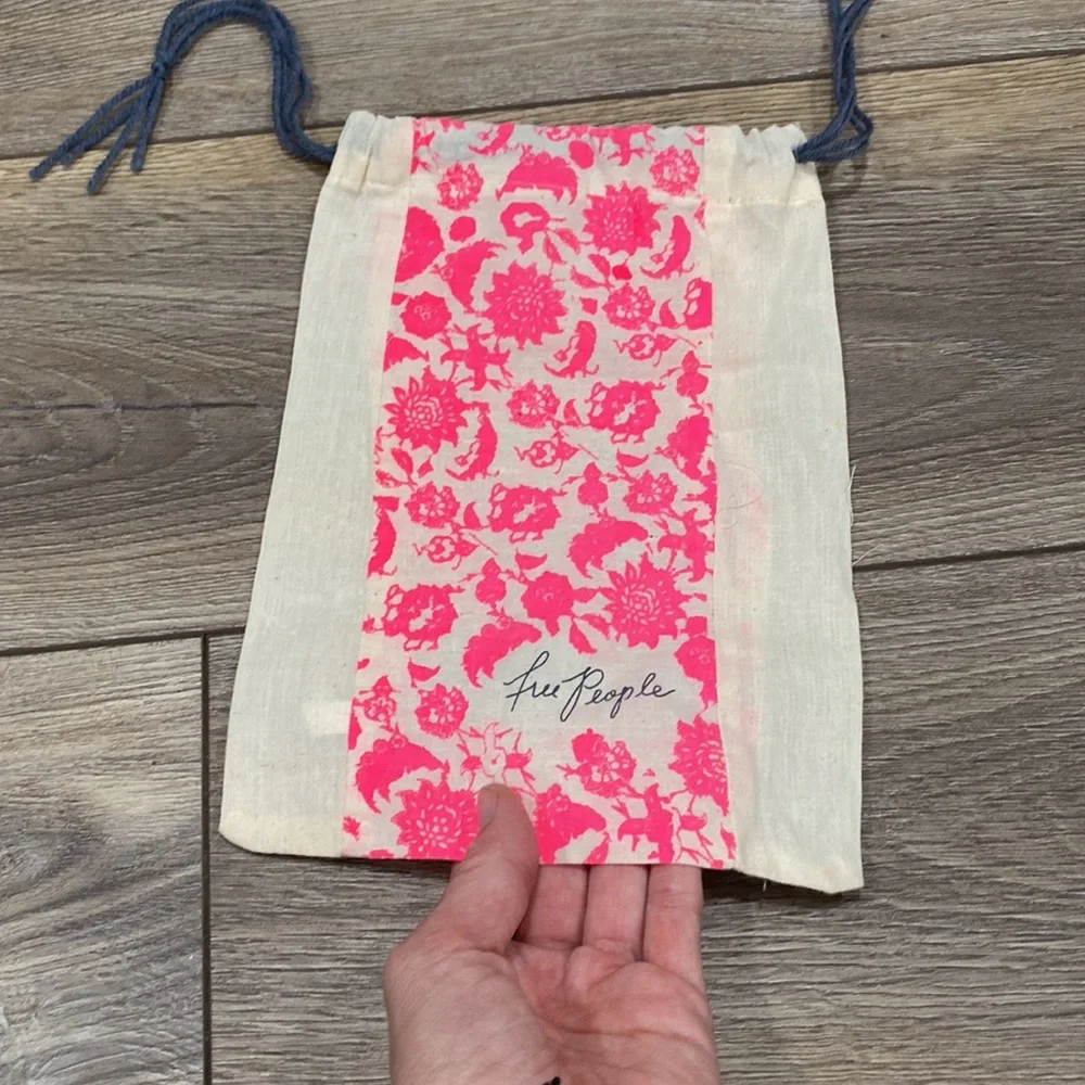 FREE PEOPLE Pink White Cotton Muslin Small Drawstring Bag - Picture 4 of 8
